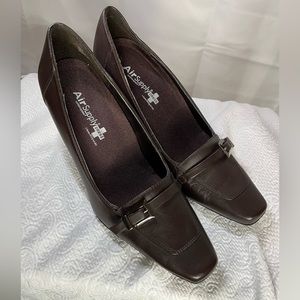 Women's Air Supply Dress Shayla
Brown Leather Loafers Buckle Heel size 8